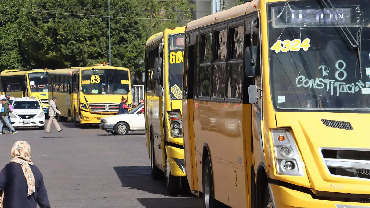 trsnsporte urbano camiones dañados (10)